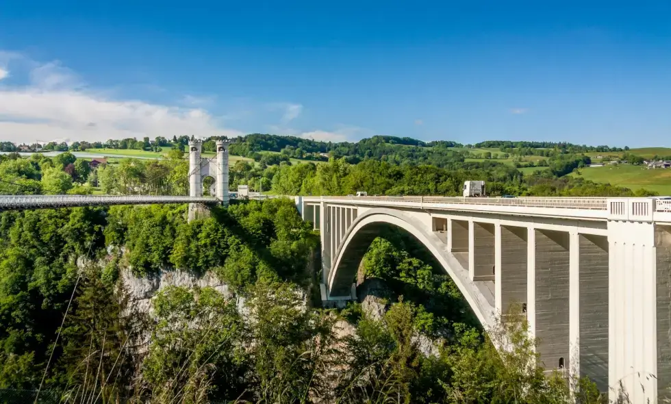 La rete autostradale svizzera e la procedura per l’acquisto della vignetta 2025