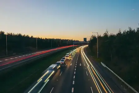 Bukurešť-Craiova téměř celou cestou po dálnici a rychlostní silnici: Ministerstvo dopravy předalo do provozu dalších 20 km. Celkem je k dispozici 92 km z 121 km. Zítra následuje další úsek.